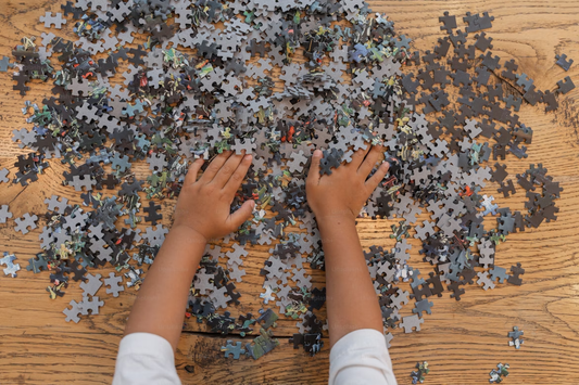 Wie Puzzles die Problemlösungsfähigkeiten von Kindern verbessern